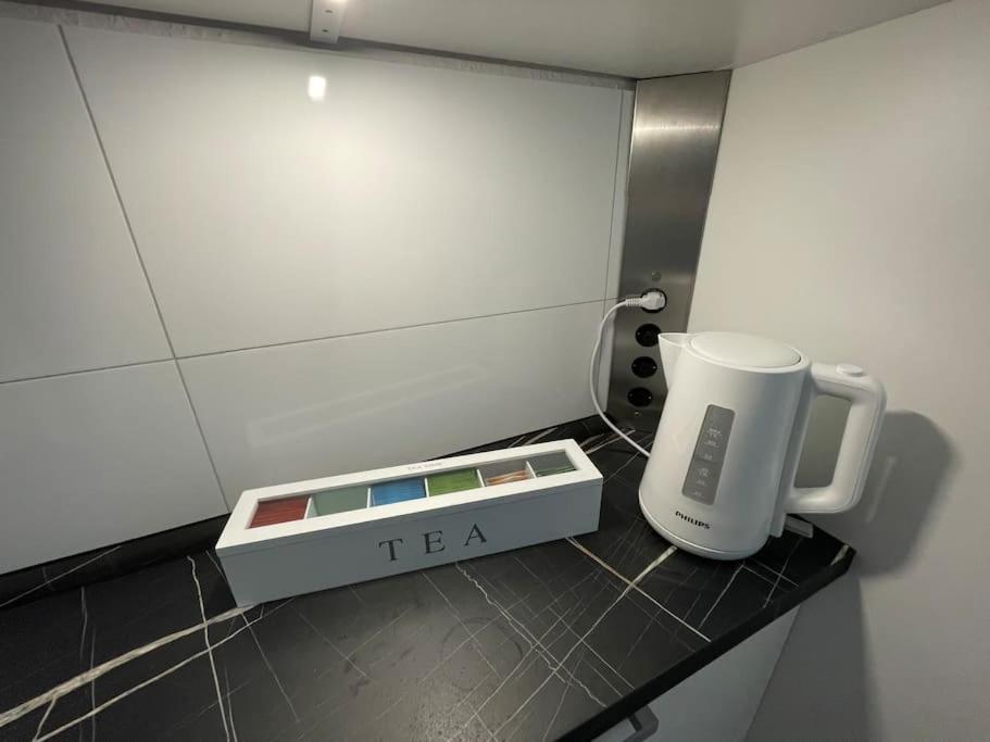 Lucky Ls08 - Vollausstattung - Zentrum - Aufzug - Grosse Kueche - 2 - Smart-tv Apartment Magdeburg